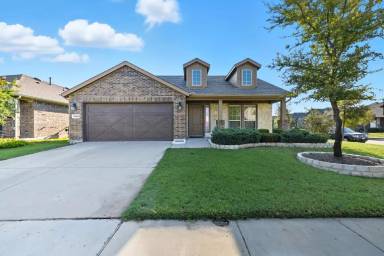 Main picture of 7433 Wispy Willow Ln