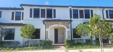 Main picture of 3427 W 112th Ter