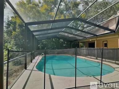 Main picture of 124 Ridgewood Dr