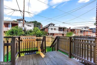 Main picture of 2716 Lexington St