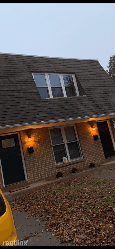 Main picture of 17 W Coulter Ave