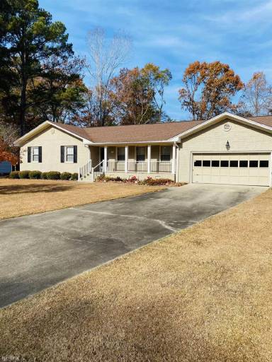 Main picture of 527 Alma Dr