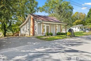 Main picture of 1308 Columbia Rd