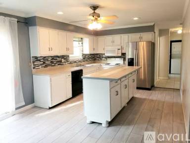 Main picture of 1104 Parks Ave