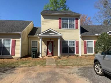 Main picture of 910 Harvard Pl
