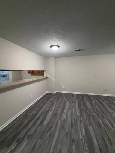 Main picture of 3004 Glastonbury Dr