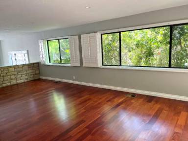 Main picture of 1423 S Beverly Glen Blvd