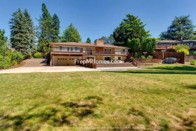 Main picture of 395 NW 107th Ave