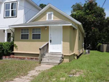Main picture of 876 N C St
