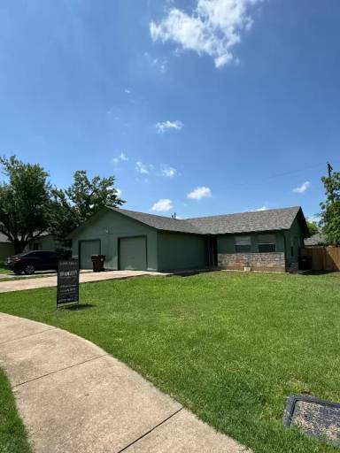 Main picture of 1000 Country Aire Dr