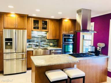 Main picture of 6016 Howe St