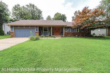 Main picture of 1101 E Chestnut Rd