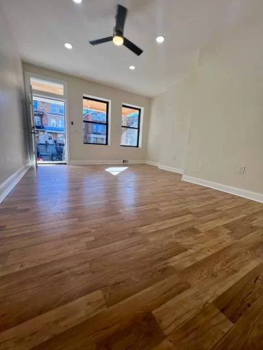 Main picture of 447 W Bringhurst St