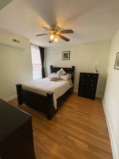 Main picture of 3565 W Lyndale St