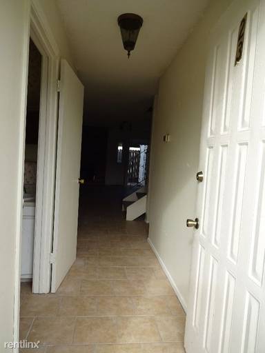 Main picture of 23 Briarwood Cir