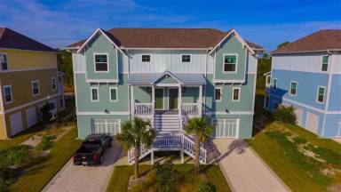 Main picture of 6566 Carlinga Dr