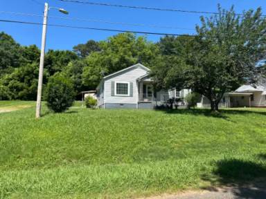 Main picture of 724 Baker St