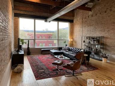 Main picture of 1743 W Division St