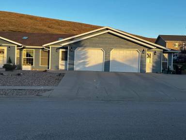 Main picture of 734 S 34th St