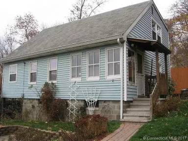 Main picture of 261 Sunnyside Ave