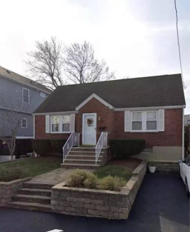Main picture of 26 Fiske St
