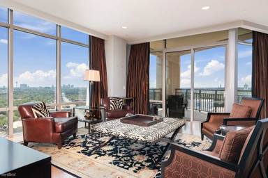 Main picture of 4242 Broadway