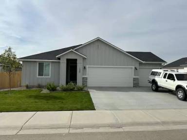 Main picture of 1825 SW Besra Dr