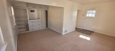 Main picture of 208 S Lebanon St