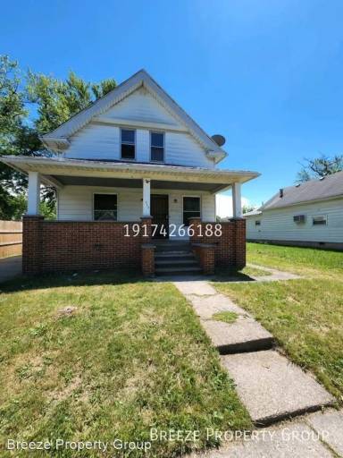 Main picture of 717 Orchard St