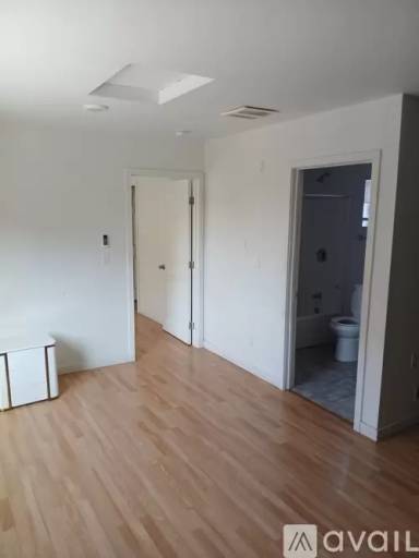 Main picture of 1133 E 101st St