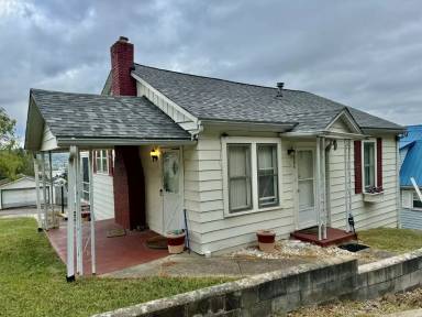 Main picture of 965 Gordon Dr