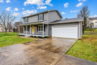 Main picture of 215 Darrell Dr