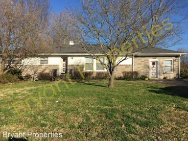 Main picture of 915 Potter Ln