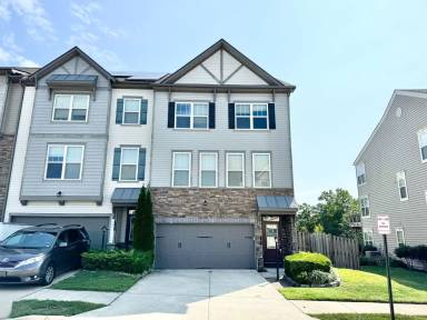 Main picture of 7 Coulter Ln