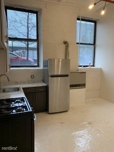 Main picture of 345 Eldert St