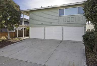 Main picture of 2751 Bayshore Ave