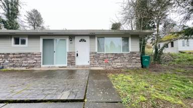 Main picture of 210 SE 3rd St