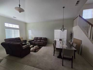 Main picture of 866 Riesling St