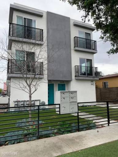 Main picture of 2110 1/2 Carmona Ave