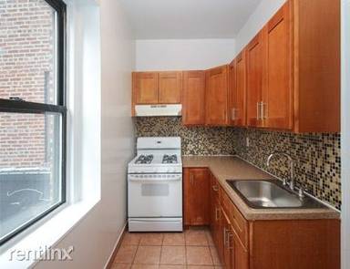 Main picture of 9420 210th St