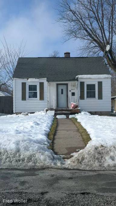 Main picture of 1837 32nd St