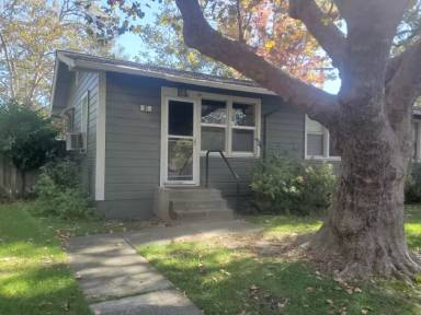 Main picture of 92 Martin Dr