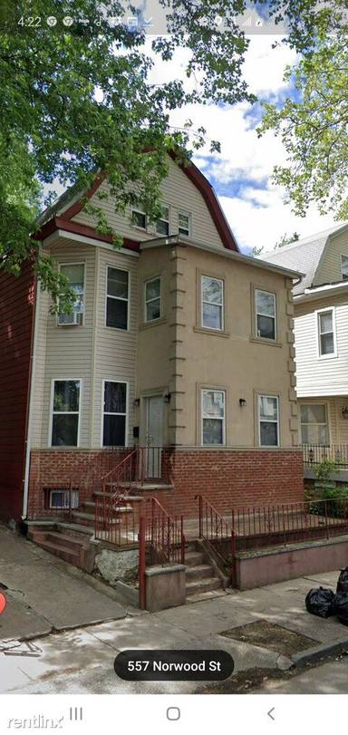 Main picture of 555 Norwood St