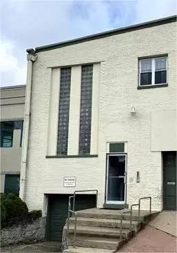 Main picture of 100 3rd Avenue - 6