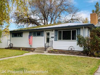 Main picture of 733 Riverview Dr E