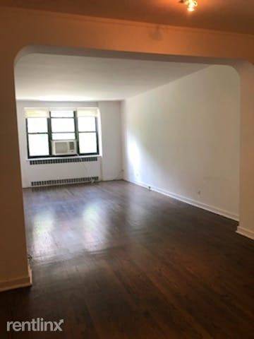 Main picture of 67-71 Yellowstone Blvd Apartments