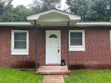 Main picture of 2812 School House Rd