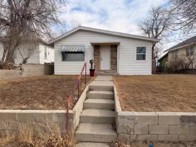 Main picture of 1031 S Jackson St
