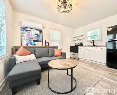 Main picture of 206 Cherry St