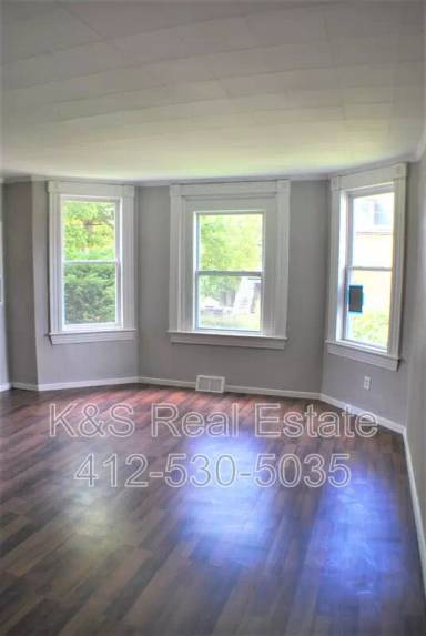 Main picture of 102 S 6th St